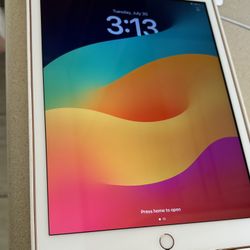 iPad 8th Gen With Apple Pen (1st Gen) 