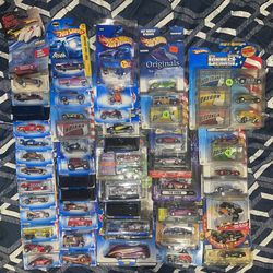 Bulk bin of Hot Wheels 158 Items (bin not included)