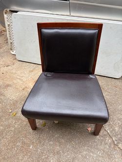 Wide chair