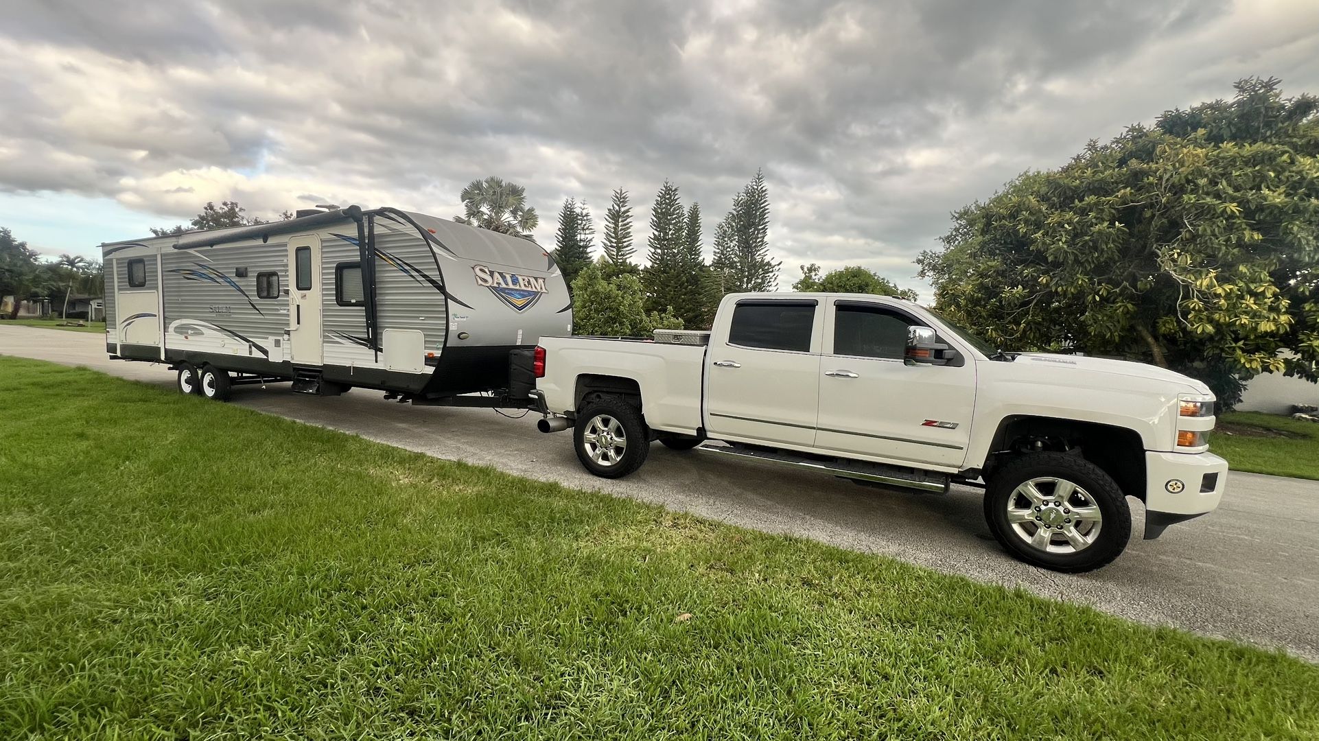 2017 Bumper Pull Camper