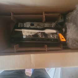  2023 Honda Pilot Right Headlamp 