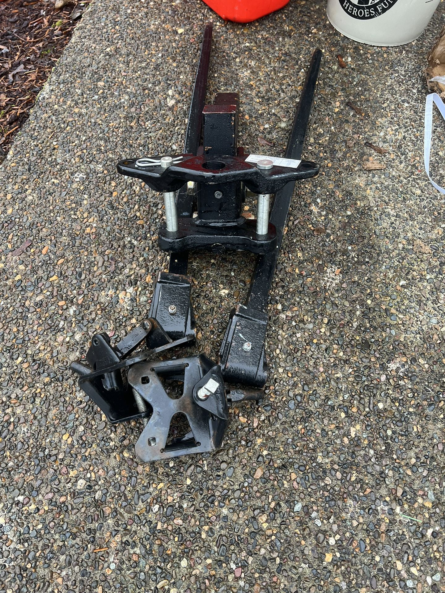 Stabilizing Hitch