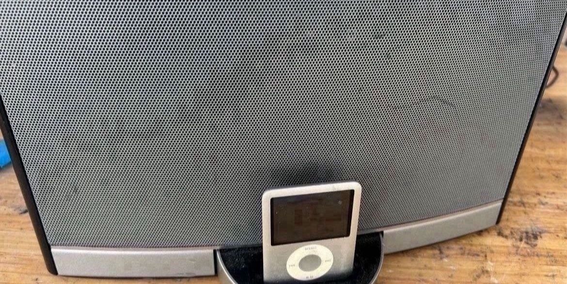 Bose SoundDock N123 iPod Dock Portable Digital Music System Speaker with IPod