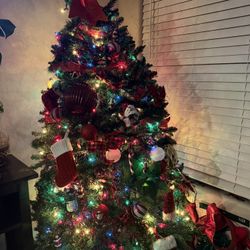 6.5ft Tree! Not Prelit But Will Include Lights 