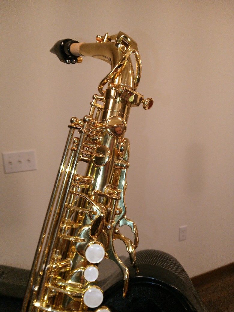 Beautiful Saxophone With Case