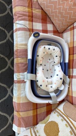 Collapsible baby bath