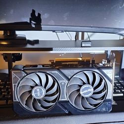 Asus GEFORCE DUAL 4060 Ti & I7 in Motherboard