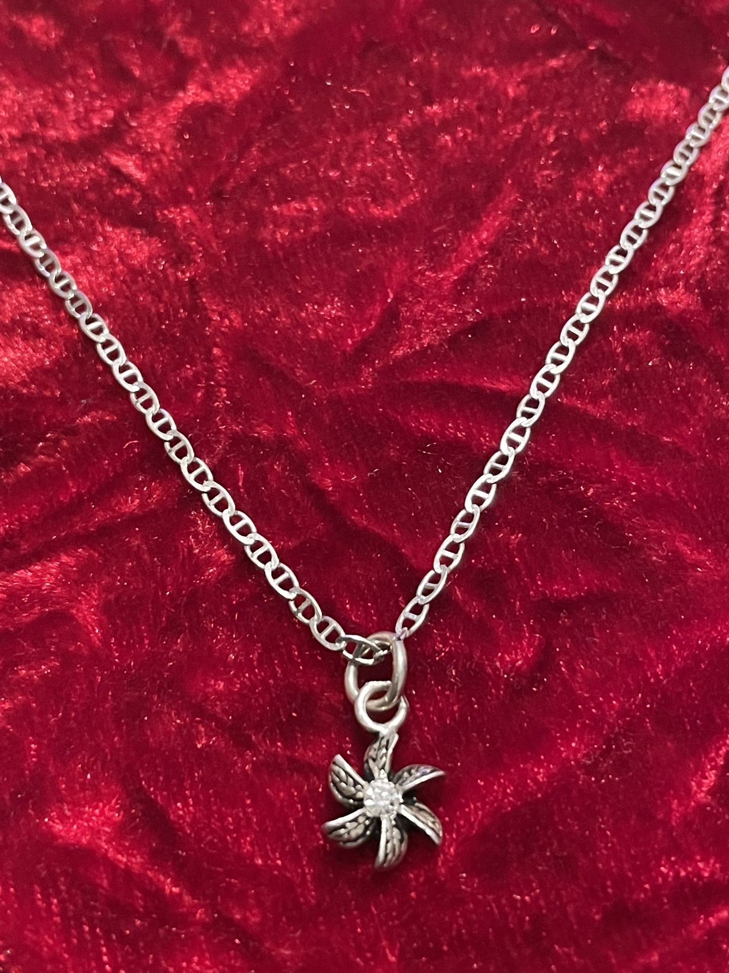 925 ๐บ NEW ๐บ SILVER ๐บ Necklace ๐บ With Beautiful Flower ๐บ Pendent