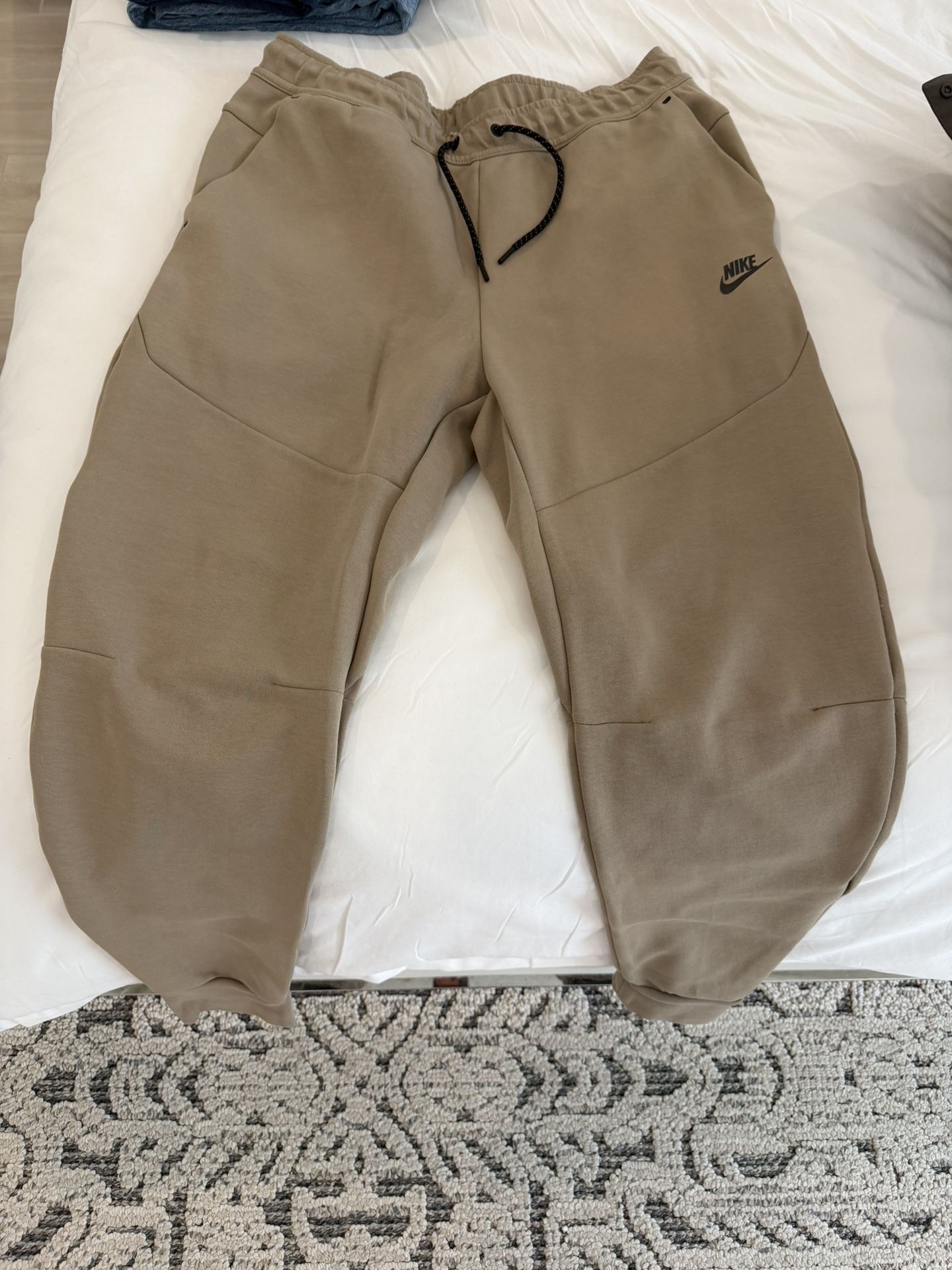 Nike Tech Sweatpants