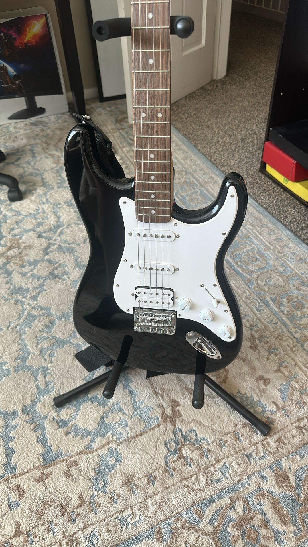 Stratocaster Electric Guitar (Black)