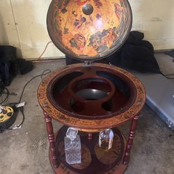 Globe Mini Bar