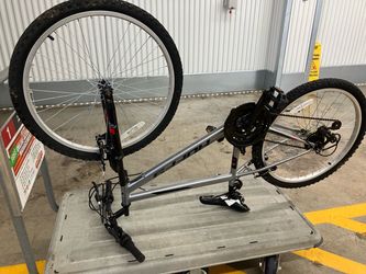 HUFFY ROCK CREEK 24 “ MOUNTAIN BIKE