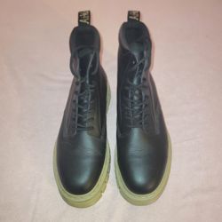 New Dr.Martens Rikard 8i Size 9m