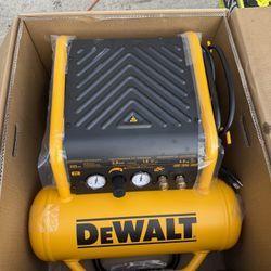 Dewalt 4.5gal Heavy Duty Air Compressor 