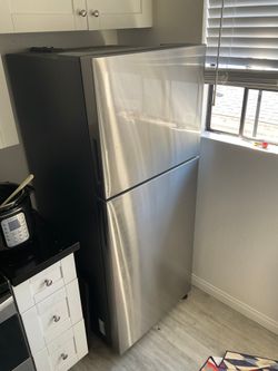 Samsung Refrigerator/Freezer - 15.6 cu. ft.