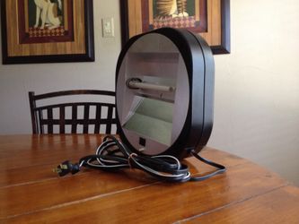 Lamp, magnetic cubicle desk light