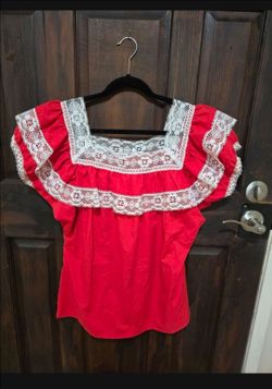 New womans size Large Mexican blouse  ( reseda ca91335)