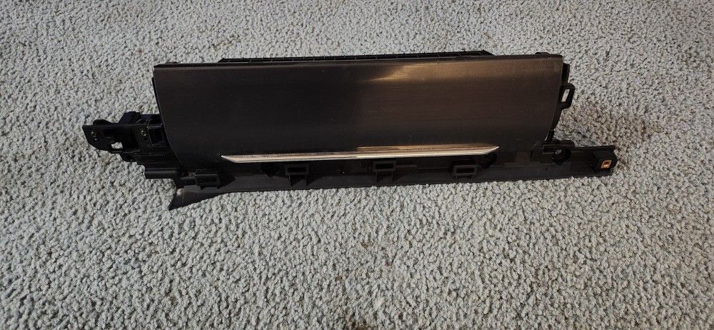 2022 Ford F150 Lariat Upper Glove Box