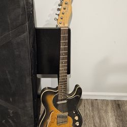 Fedenr Squier Semi Hallow Telecaster