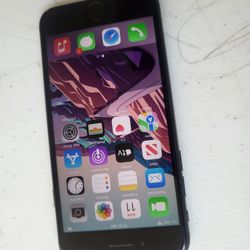 Apple iPhone 7 32 GB UNLOCKED. COLOR BLACK. WORK VERY WELL.PERFECT CONDITION. 