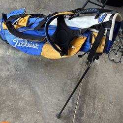 Titliest 2 divider Golf Bag