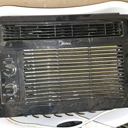 Midea 5000 BTU Air Conditioner 