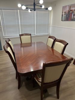 Solid Wood Extendable Dining Table Set with 6 Chairs