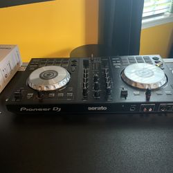 Pioneer DJ DJ Controller, Black, (DDJSB3)