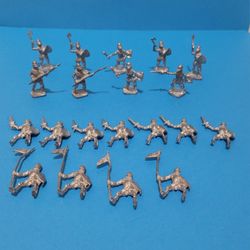Vintage Collectible Miniature Pewter Figurines : Medieval Knights Set Of 20.