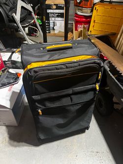 Lucas luggage  black and Yellow Rolling spinner