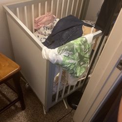 mini baby crib