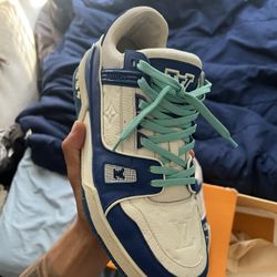 LV Louis Vuitton Trainer shoes Size 11 US/ 44 EU