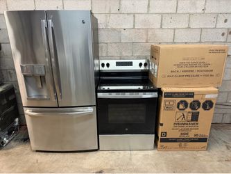 BEAUTIFUL GE  STAINLESS STEEL KITCHEN APPLIANCE SET LIKE NEW