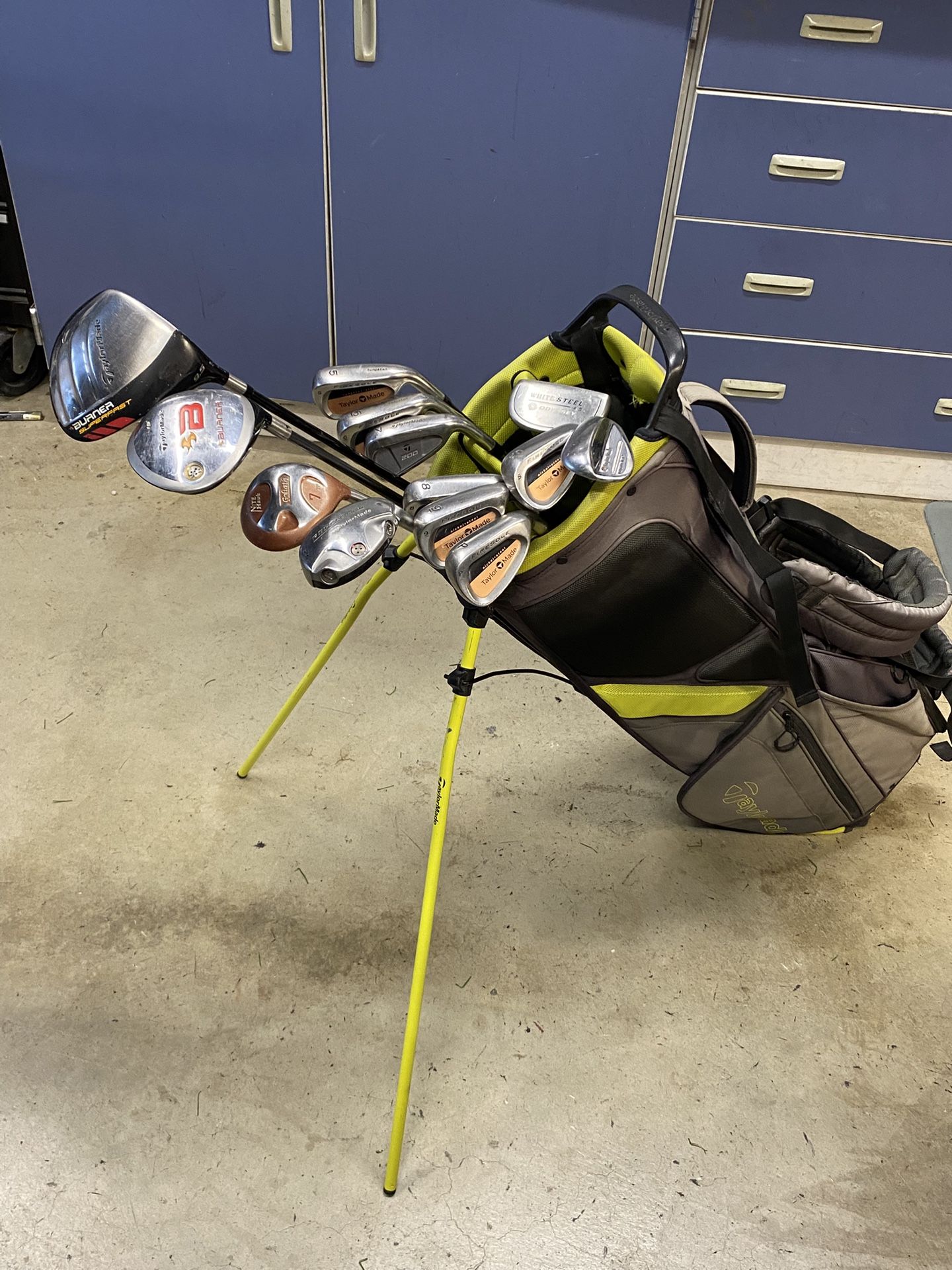 Men’s Taylormade Golf Club Set