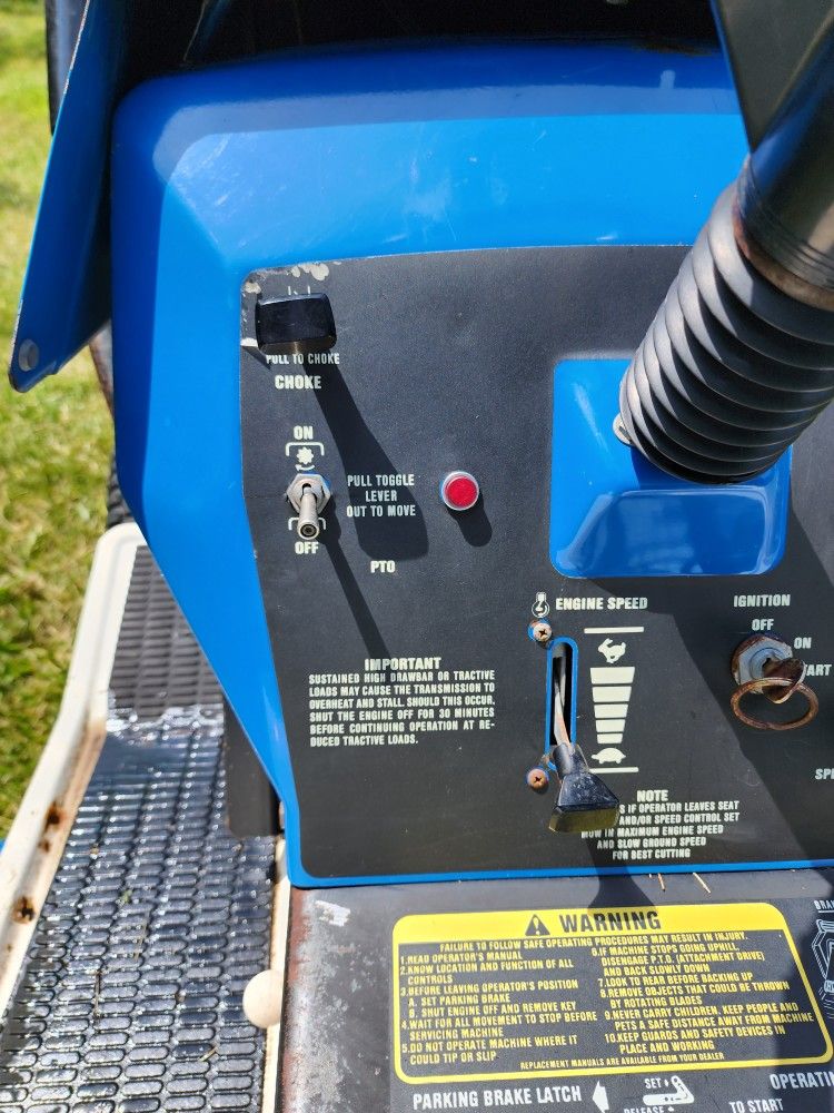 Ford YT 16H Lawn Tractor w/ 42" deck for Sale in Elgin, IL OfferUp