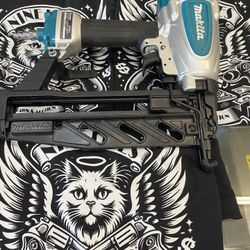 Makita AF601 Nail Gun