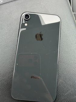I p h o n e - xr 64GB unlocked any sm