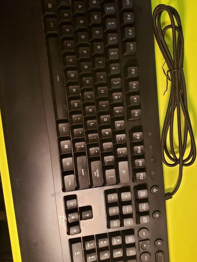 Logitech G213 Prodigy