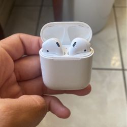 AirPods