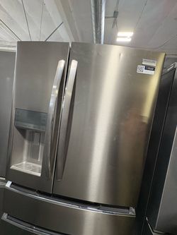 Frigidaire Gallery French Door Refrigerator