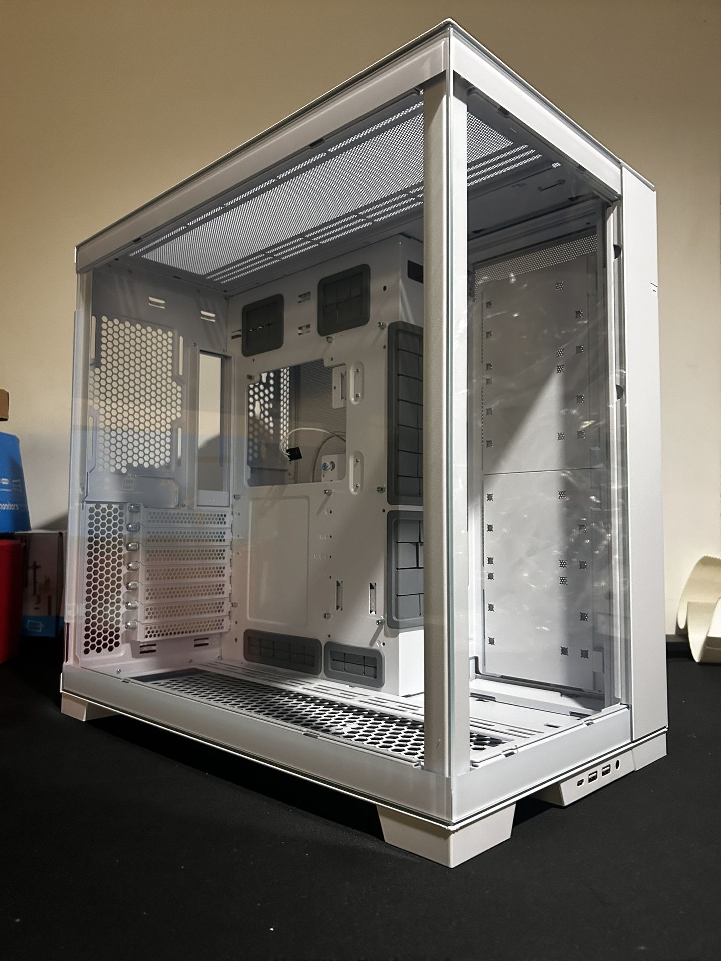 Lian Li 011 Dynamic Evo RGB Gaming Pc Case