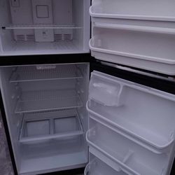 Kenmore Refrigerator It Works Great $225.00 