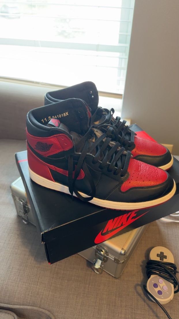 2016 Air Jordan Retro 1 “Bred”