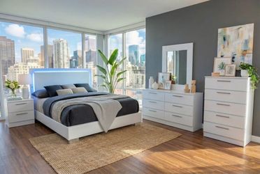 Brand New Queen Bedroom Set / Juego de Cuarto Nuevo a Estrenar… Fast Delivery 🚚