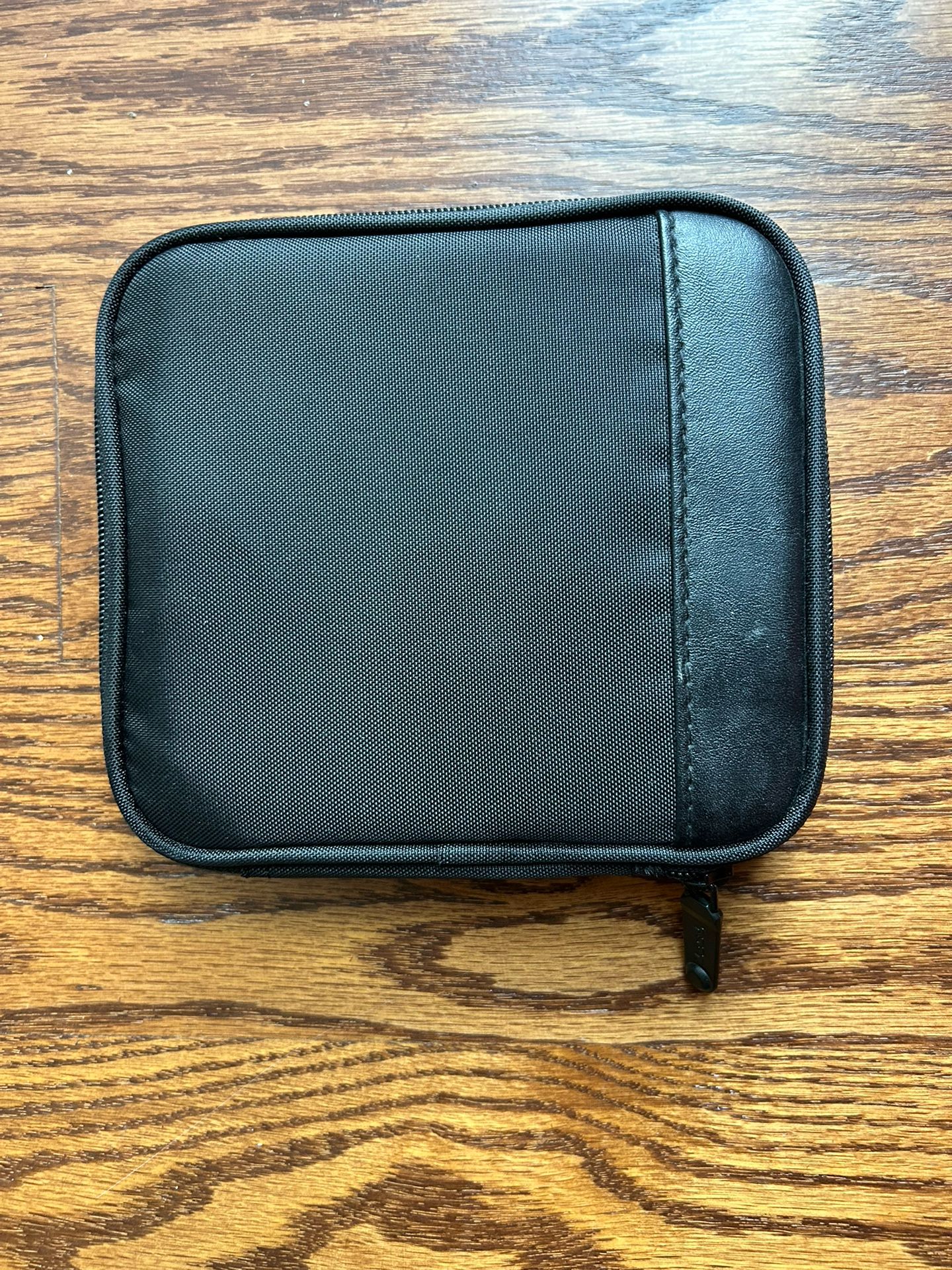 DVD/CD padded zipper case black
