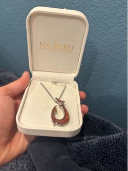 Na hoku fish hook pendant/chain