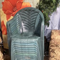 12 Outdoor  Plastic Chairs LOT 