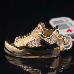 14KT Yellow Gold Diamond Jordan Shoe Pendant 7.16g 184676/4