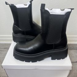Black Chunky Chelsea Boots