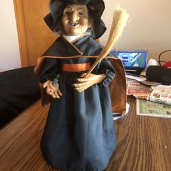 Halloween figures and decorations